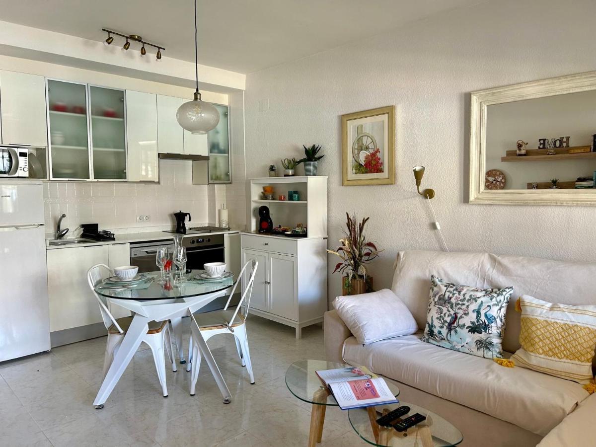 Planta Baja Con Porche Y Piscina, Cerca Del Mar Lägenhet Denia Exteriör bild