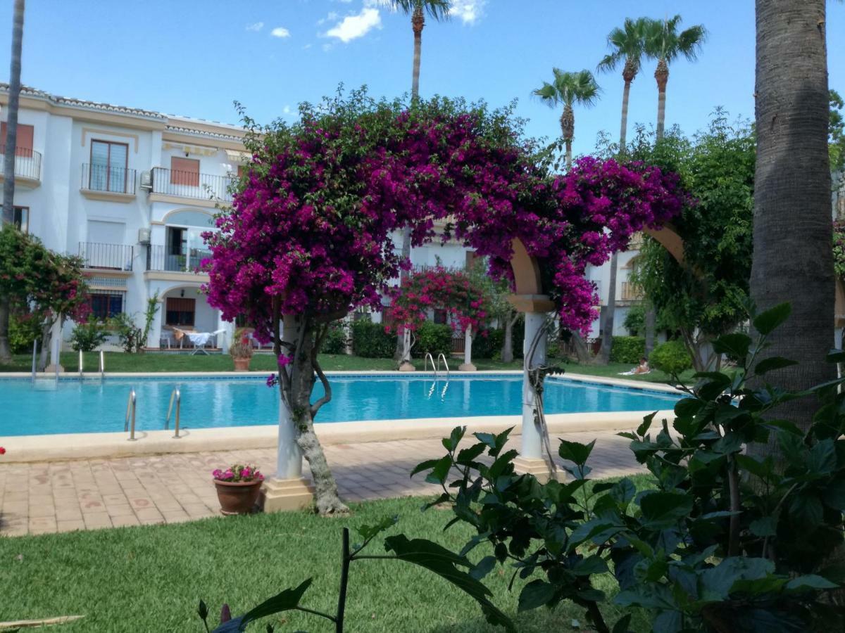 Planta Baja Con Porche Y Piscina, Cerca Del Mar Lägenhet Denia Exteriör bild